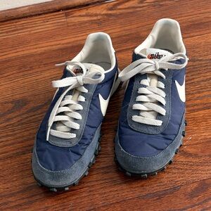 Nike Women’s Navy and White Retro Sneakers